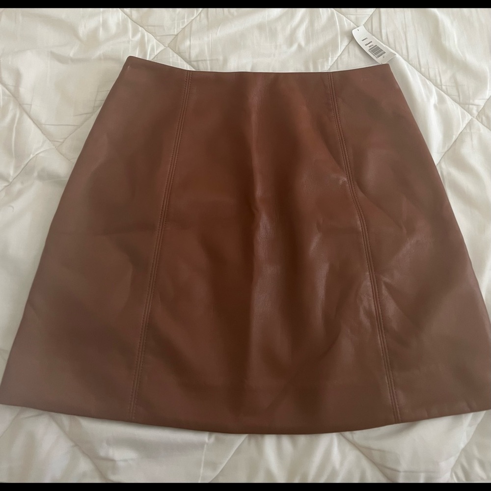 Aritzia babaton modern mini skirt color:cognac size:8